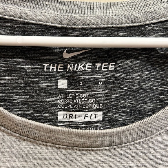 Montana Griz Nike Shirt❤️ - Picture 3 of 3